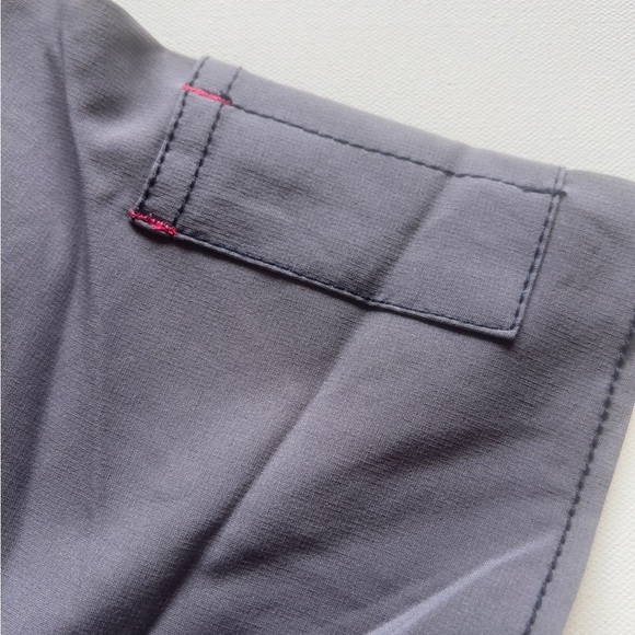 NWT Carhartt Force Scrub Top Womens Large Gray V-Neck Pockets Stretch (G4) - Picture 8 of 10